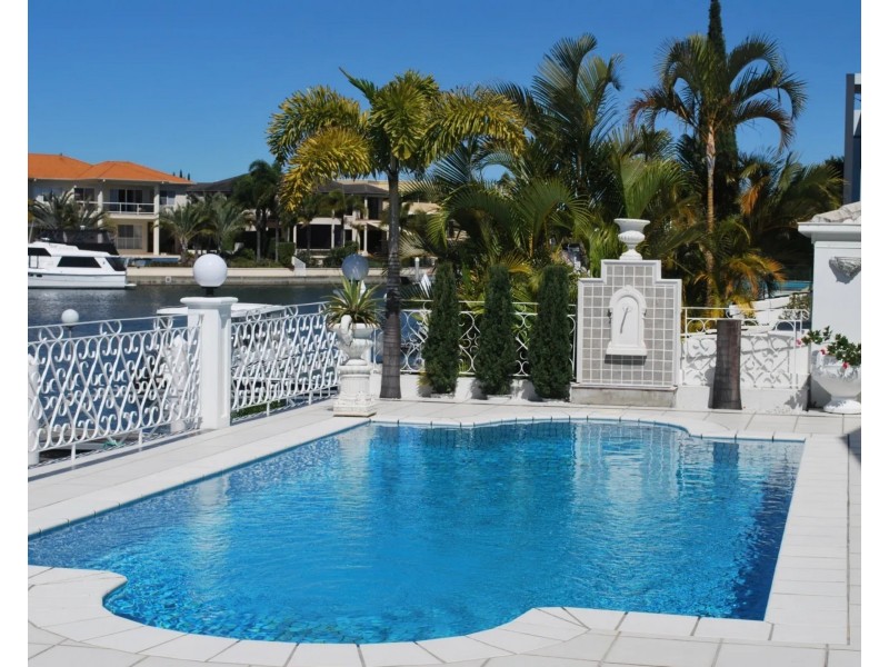 11 The Sovereign Mile, Sovereign Islands QLD 4216