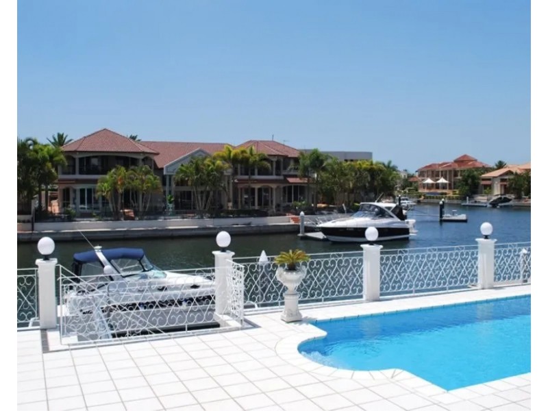 11 The Sovereign Mile, Sovereign Islands QLD 4216