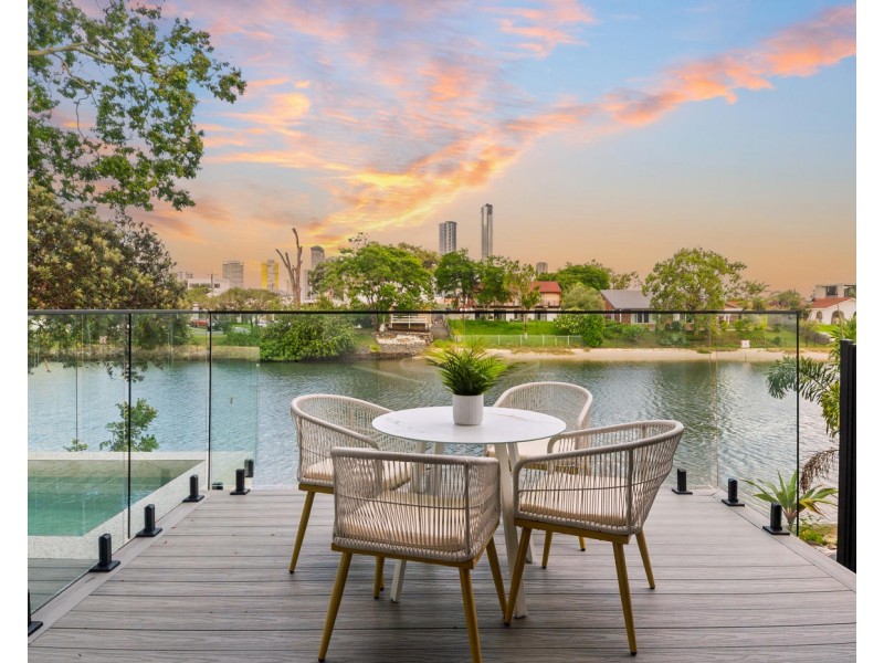 51 Rudd Street, Broadbeach Waters QLD 4218