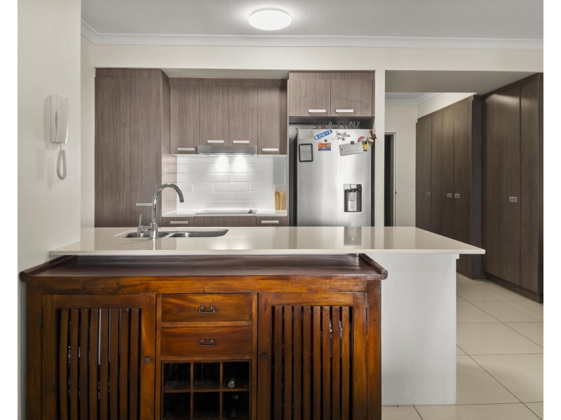 202/11 Norman Street, Southport QLD 4215