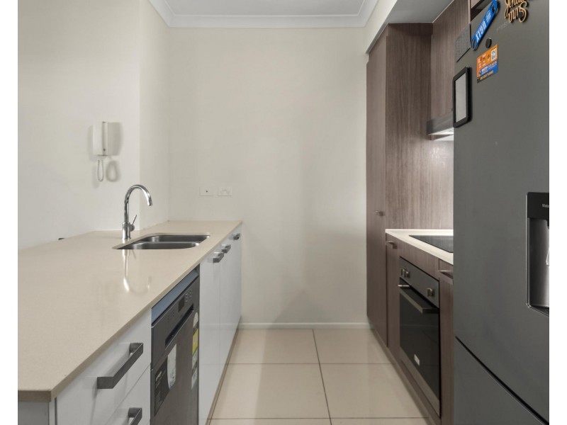 202/11 Norman Street, Southport QLD 4215