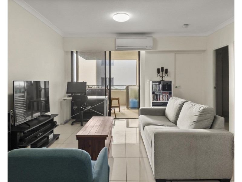 202/11 Norman Street, Southport QLD 4215