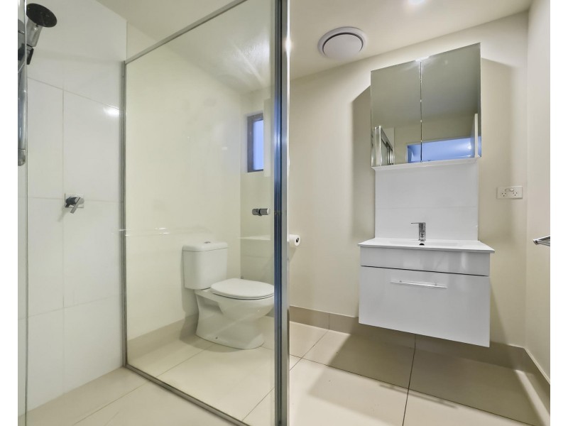 202/11 Norman Street, Southport QLD 4215