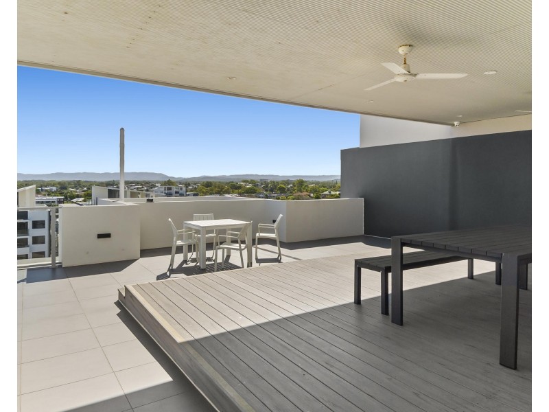 202/11 Norman Street, Southport QLD 4215