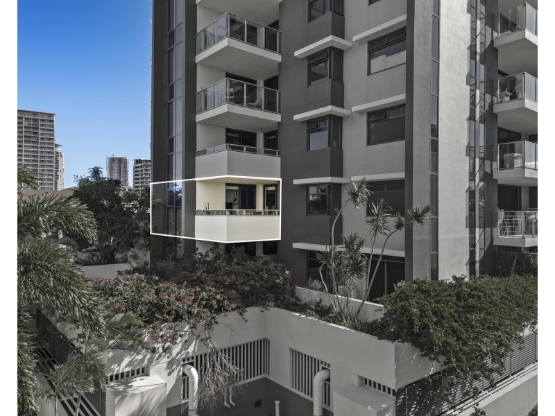 202/11 Norman Street, Southport QLD 4215