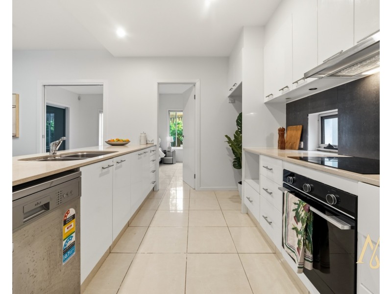 2 Royal Links Drive, Robina QLD 4226