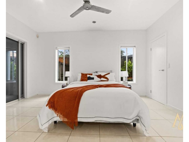 2 Royal Links Drive, Robina QLD 4226