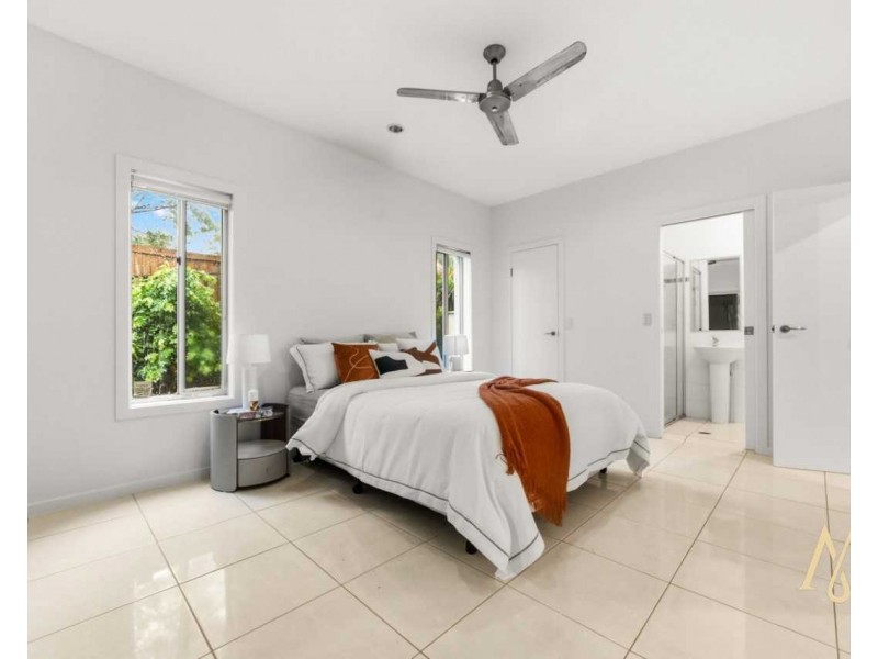 2 Royal Links Drive, Robina QLD 4226