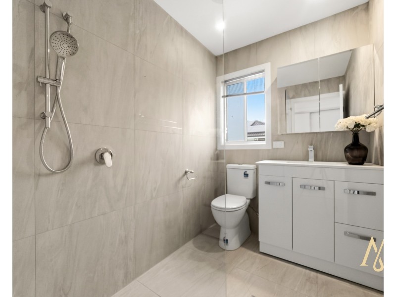 2 Royal Links Drive, Robina QLD 4226