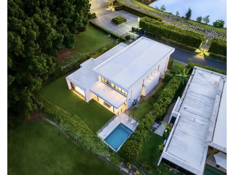 1 The Boulevard, Benowa QLD 4217