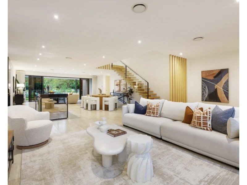 1 The Boulevard, Benowa QLD 4217