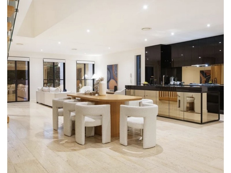 1 The Boulevard, Benowa QLD 4217