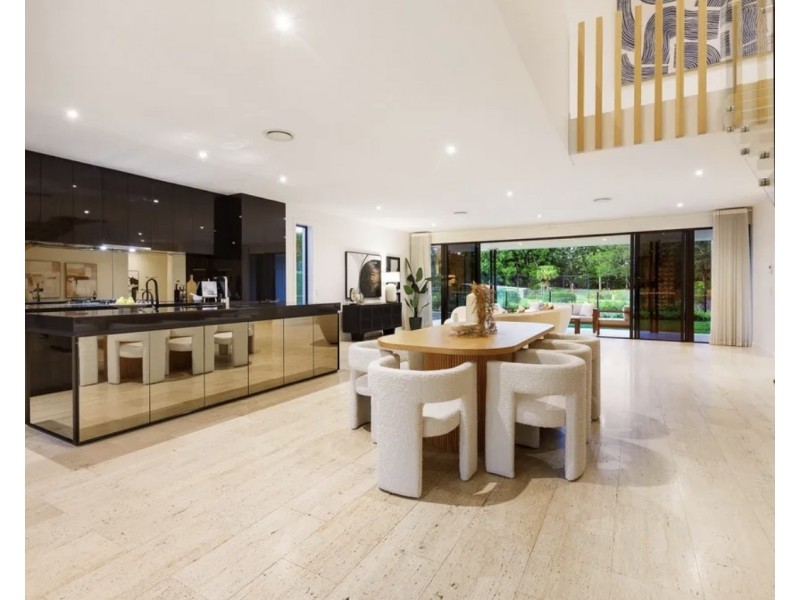 1 The Boulevard, Benowa QLD 4217