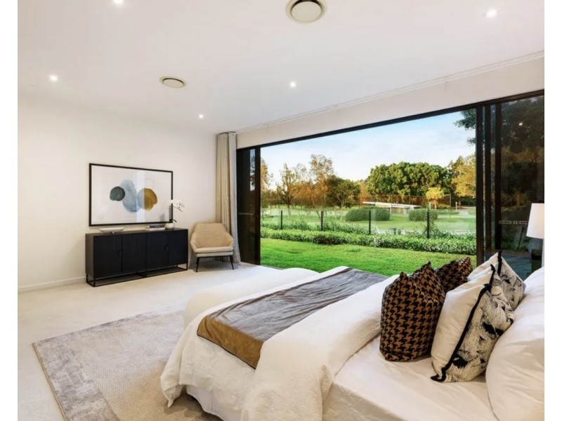 1 The Boulevard, Benowa QLD 4217