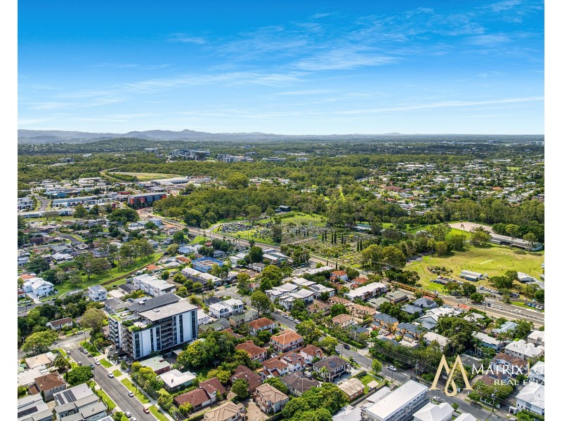 135 Eugaree Street, Southport QLD 4215