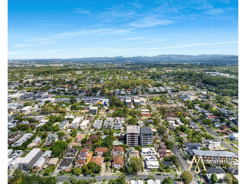 135 Eugaree Street, Southport QLD 4215