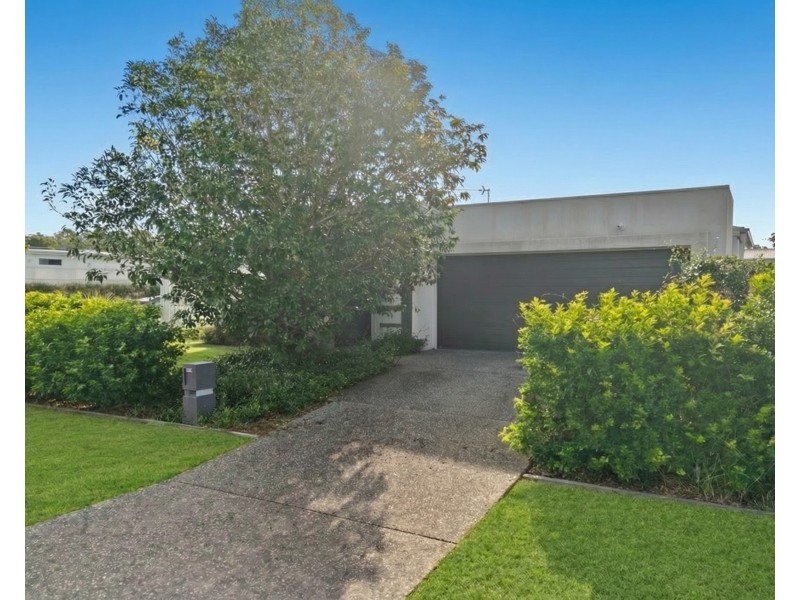 69 The Heights Boulevard, Pimpama QLD 4209