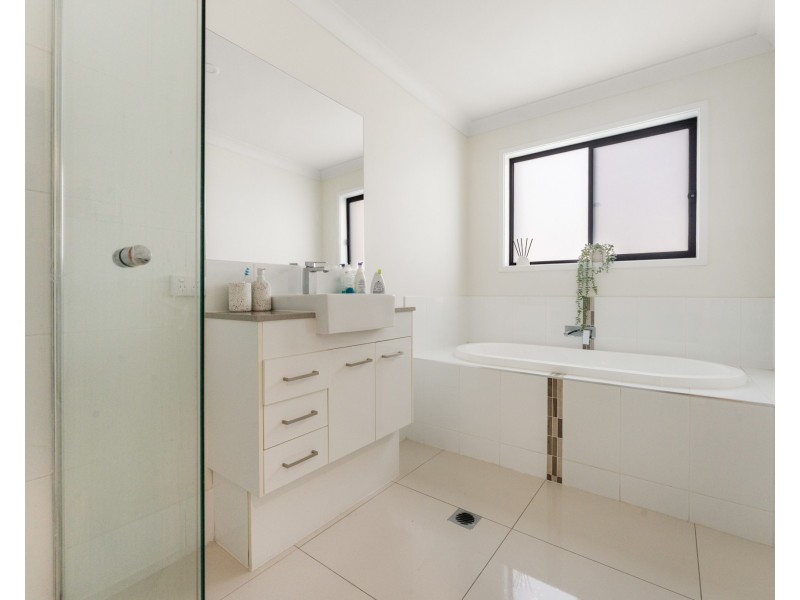 69 The Heights Boulevard, Pimpama QLD 4209