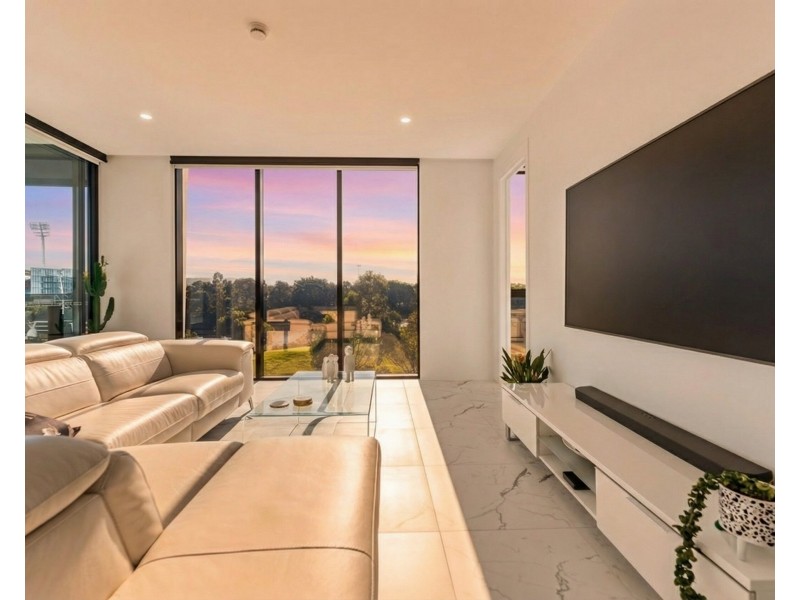 305W/1 Marina Drive, Benowa QLD 4217