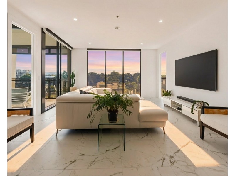 305W/1 Marina Drive, Benowa QLD 4217