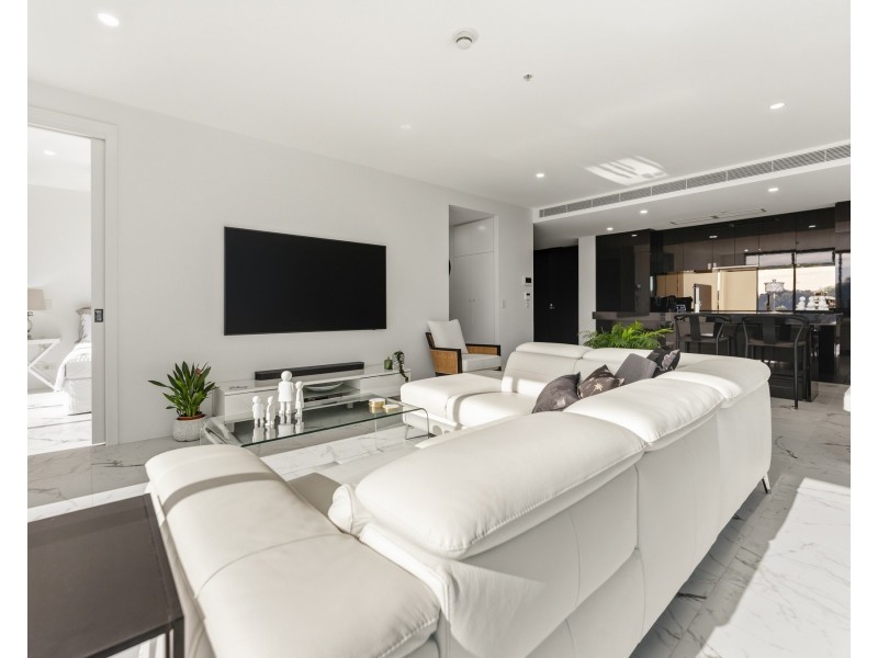 305W/1 Marina Drive, Benowa QLD 4217