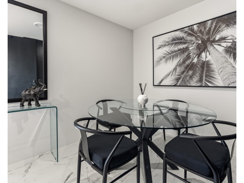 305W/1 Marina Drive, Benowa QLD 4217