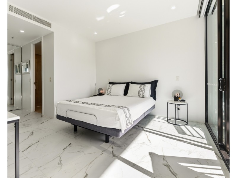 305W/1 Marina Drive, Benowa QLD 4217