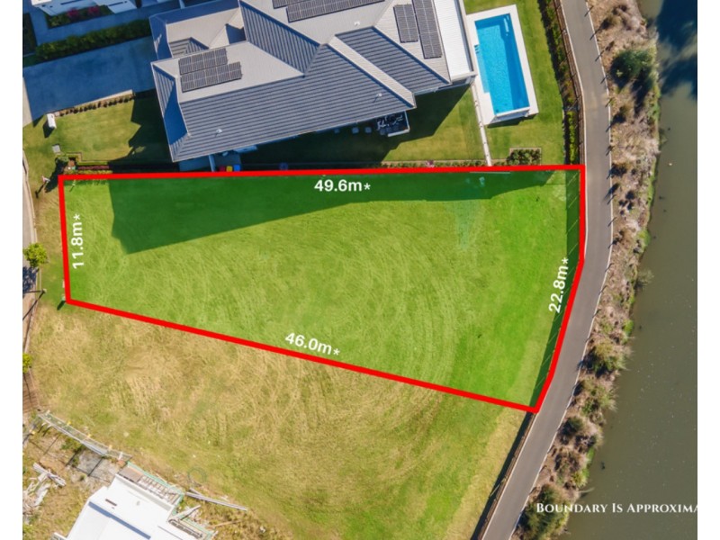 9207 Peter Senior Drive, Hope Island QLD 4212