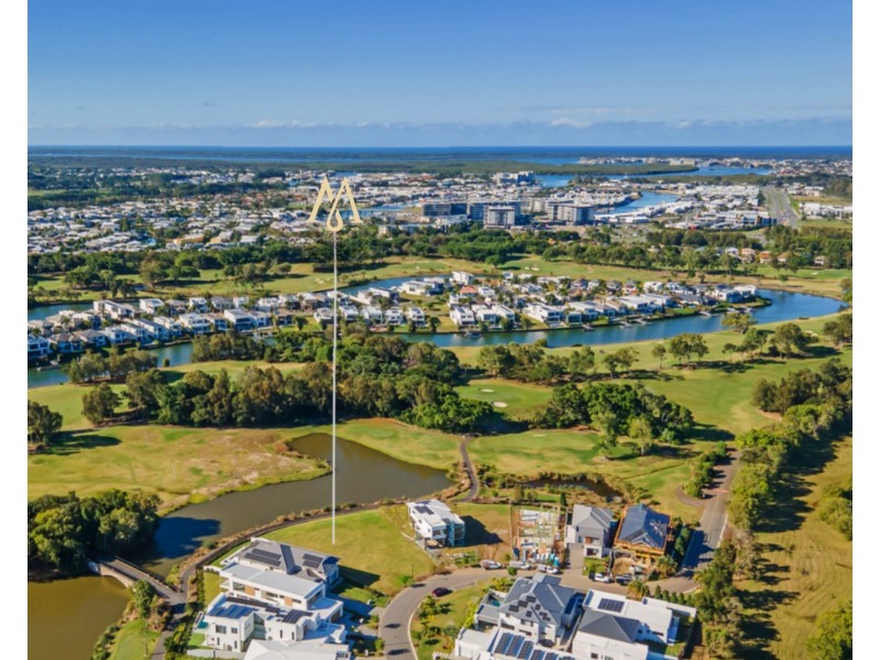 9207 Peter Senior Drive, Hope Island QLD 4212