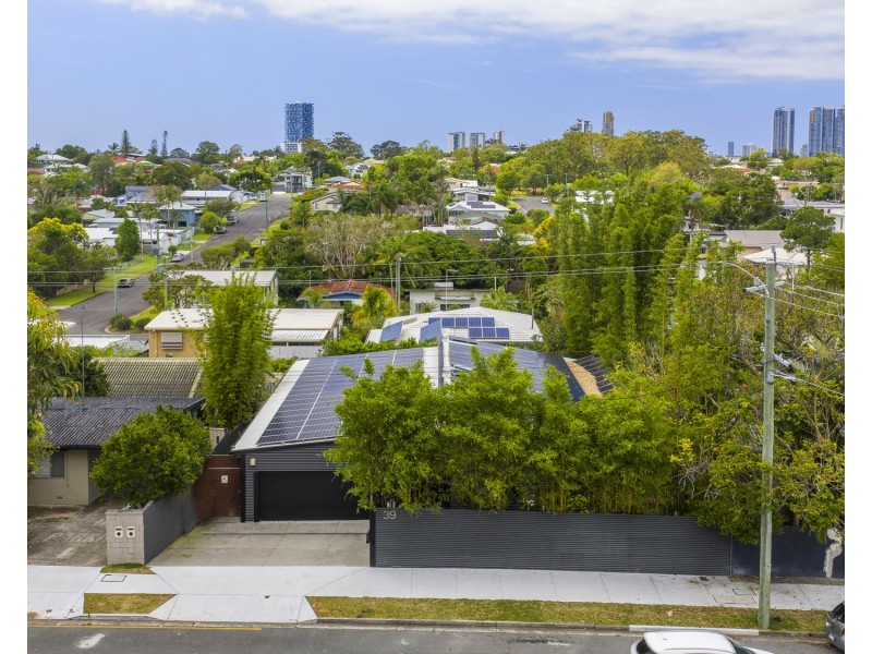 39 Kumbari Avenue, Southport QLD 4215