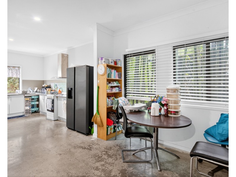 39 Kumbari Avenue, Southport QLD 4215