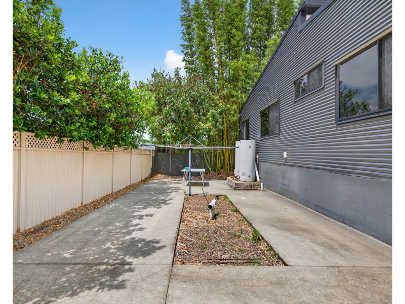 39 Kumbari Avenue, Southport QLD 4215