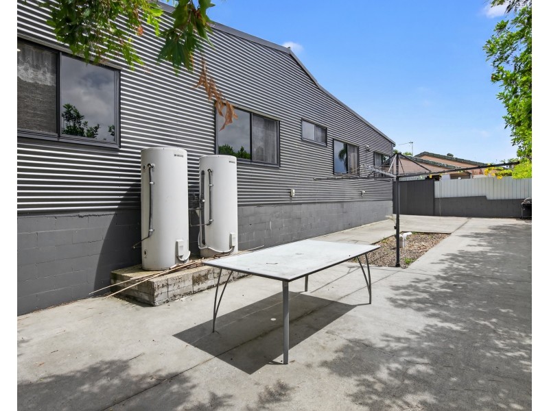 39 Kumbari Avenue, Southport QLD 4215