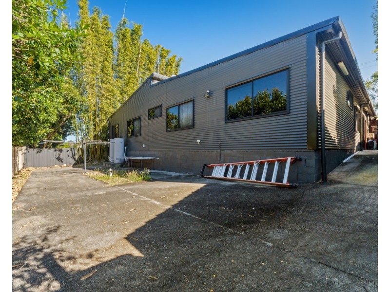 39 Kumbari Avenue, Southport QLD 4215