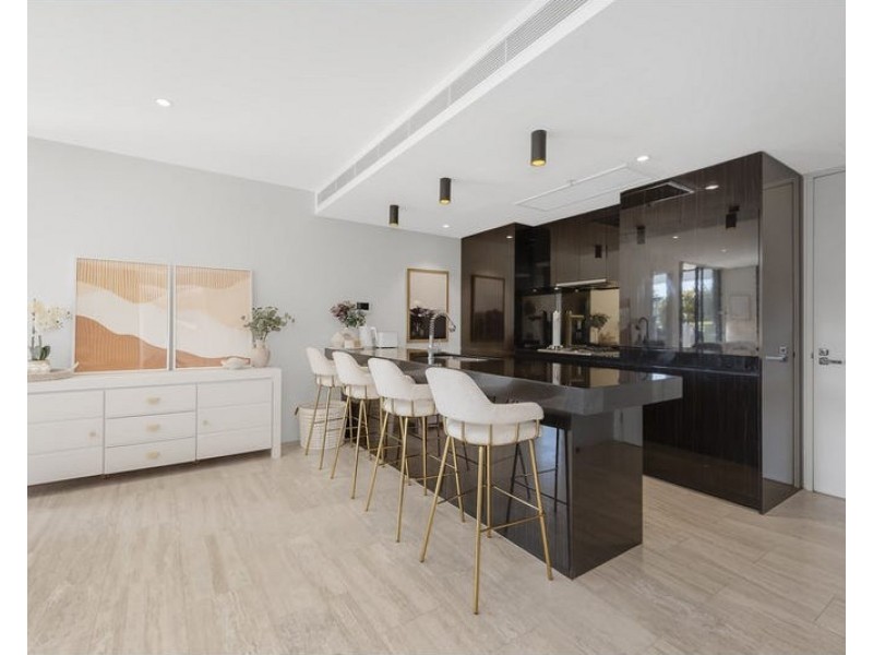 106E/1 Marina Drive, Benowa QLD 4217