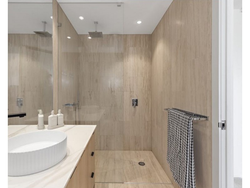 106E/1 Marina Drive, Benowa QLD 4217