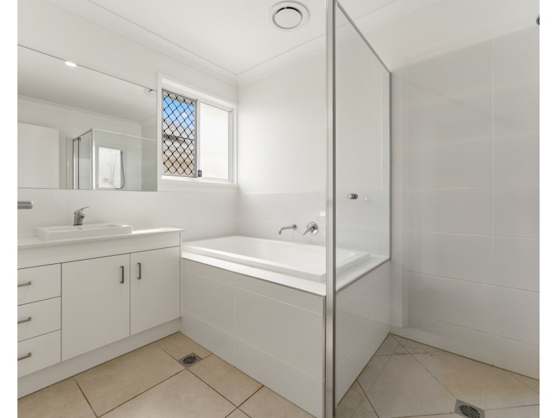 10 Riverina Court, Nerang QLD 4211
