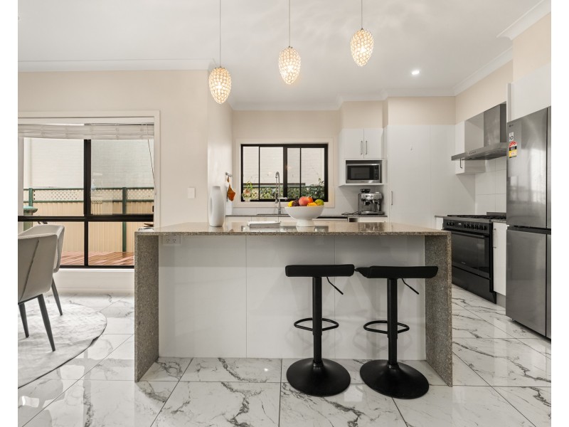 7 Jurien Crescent, Varsity Lakes QLD 4227