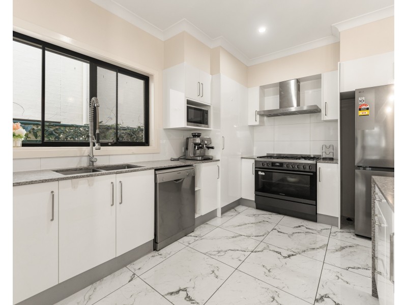 7 Jurien Crescent, Varsity Lakes QLD 4227