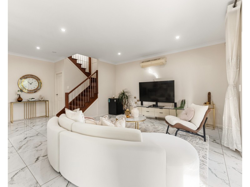 7 Jurien Crescent, Varsity Lakes QLD 4227