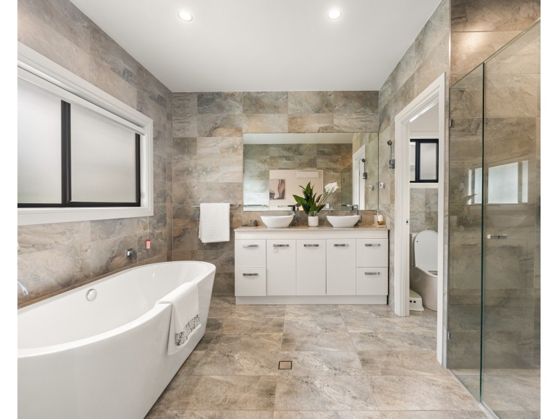 7 Jurien Crescent, Varsity Lakes QLD 4227