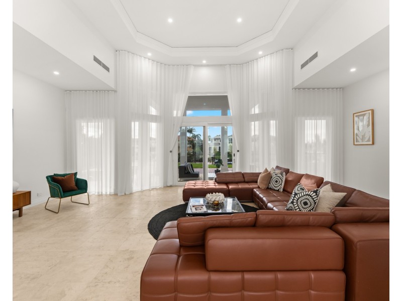 3105 Riverleigh Drive, Hope Island QLD 4212