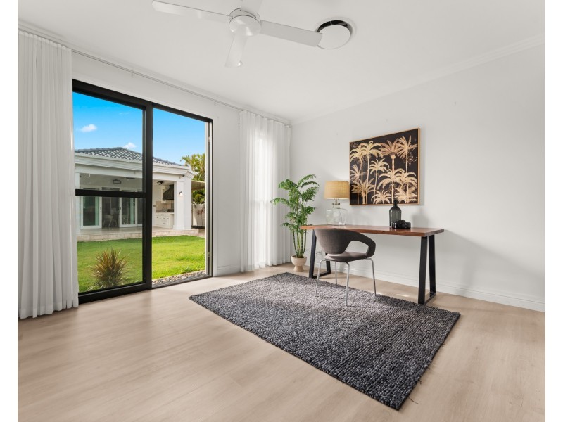 3105 Riverleigh Drive, Hope Island QLD 4212