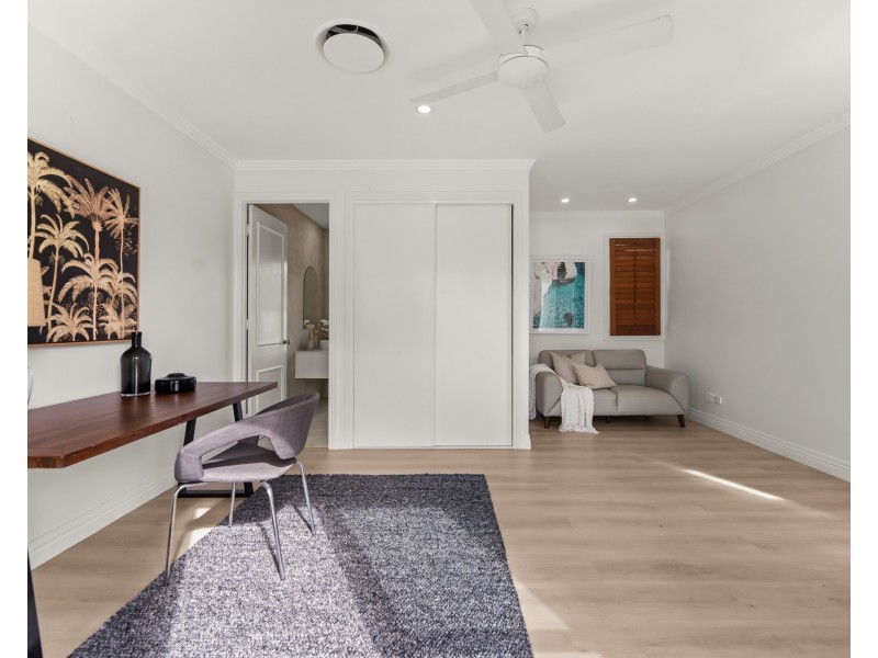 3105 Riverleigh Drive, Hope Island QLD 4212