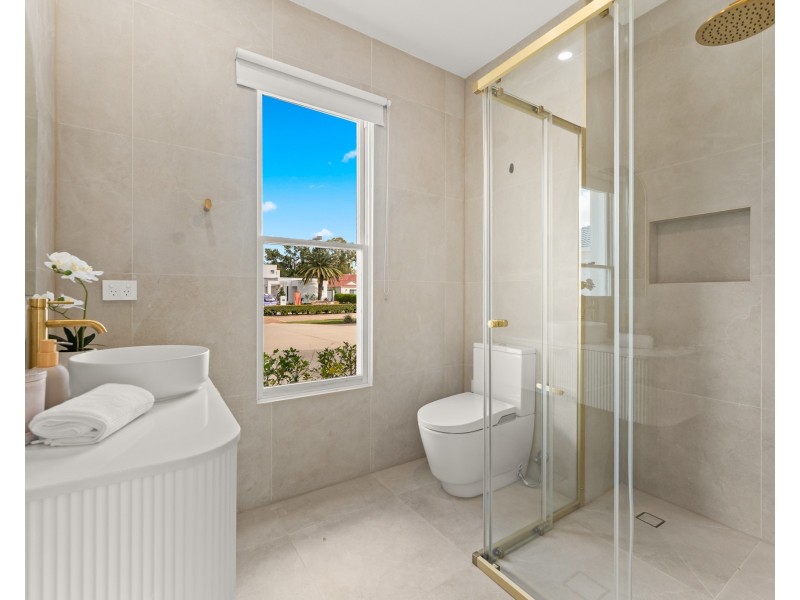 3105 Riverleigh Drive, Hope Island QLD 4212