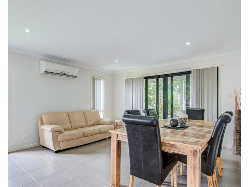 21 Casuarina Way, Helensvale QLD 4212