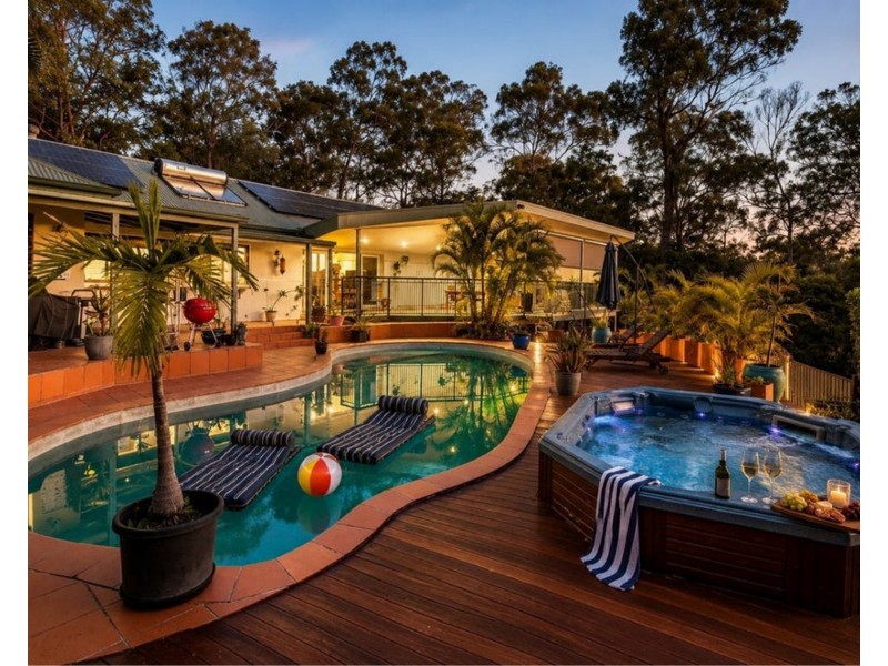 25 Uplands Drive, Parkwood QLD 4214