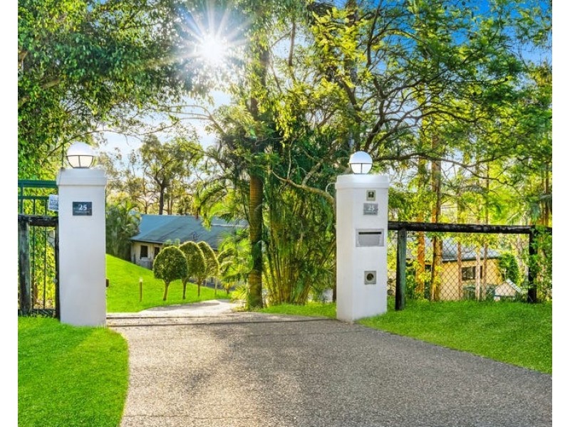 25 Uplands Drive, Parkwood QLD 4214