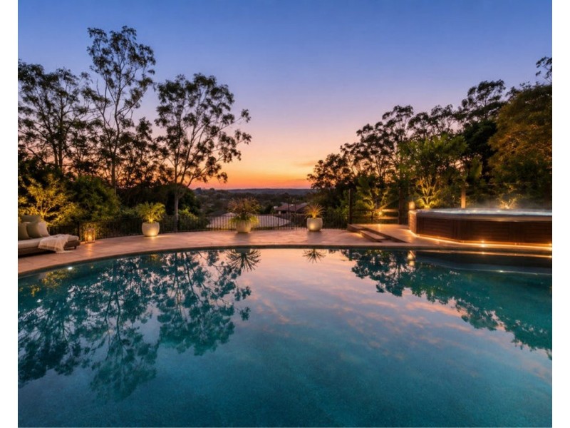25 Uplands Drive, Parkwood QLD 4214