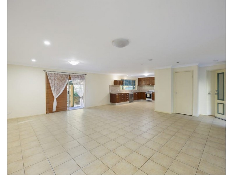25 Uplands Drive, Parkwood QLD 4214